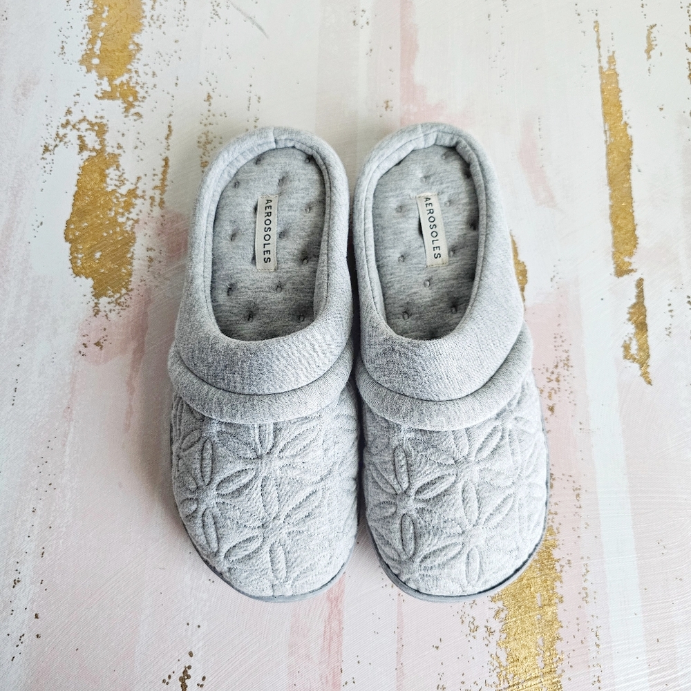 Aerosoles Gray Memory Foam House Slippers Floral Quilted Mule M 6.5-7.5